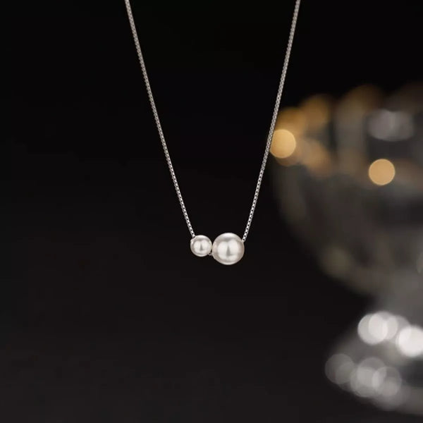 Adorning the Modern Woman: Aesthetics, Metallurgy, and Personal Expression in Female Jewelry